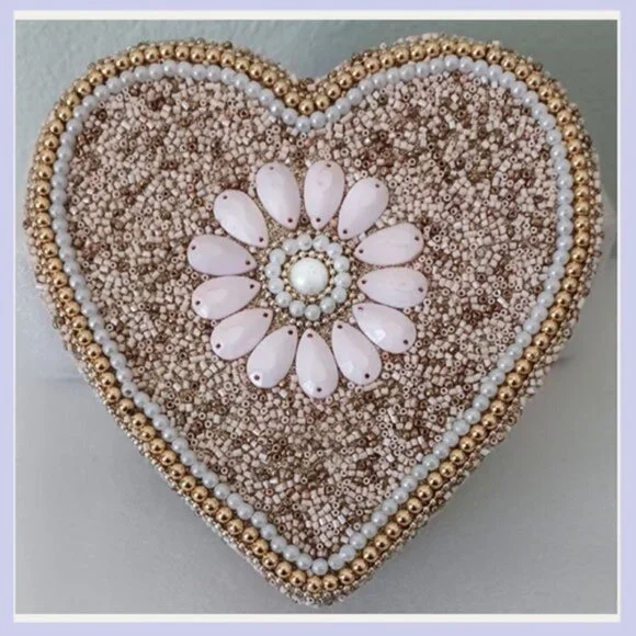 🌸✨ Adorable Bling Flower Keepsake Box – Perfect Gift & Storage ✨🌸 - Picture 1 of 6